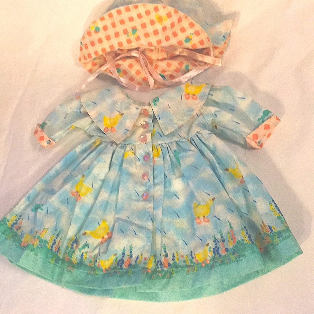 Daisy Kingdom April Showers raincoat & rain hat - can fit 15-18” dolls - Picture 2 of 2